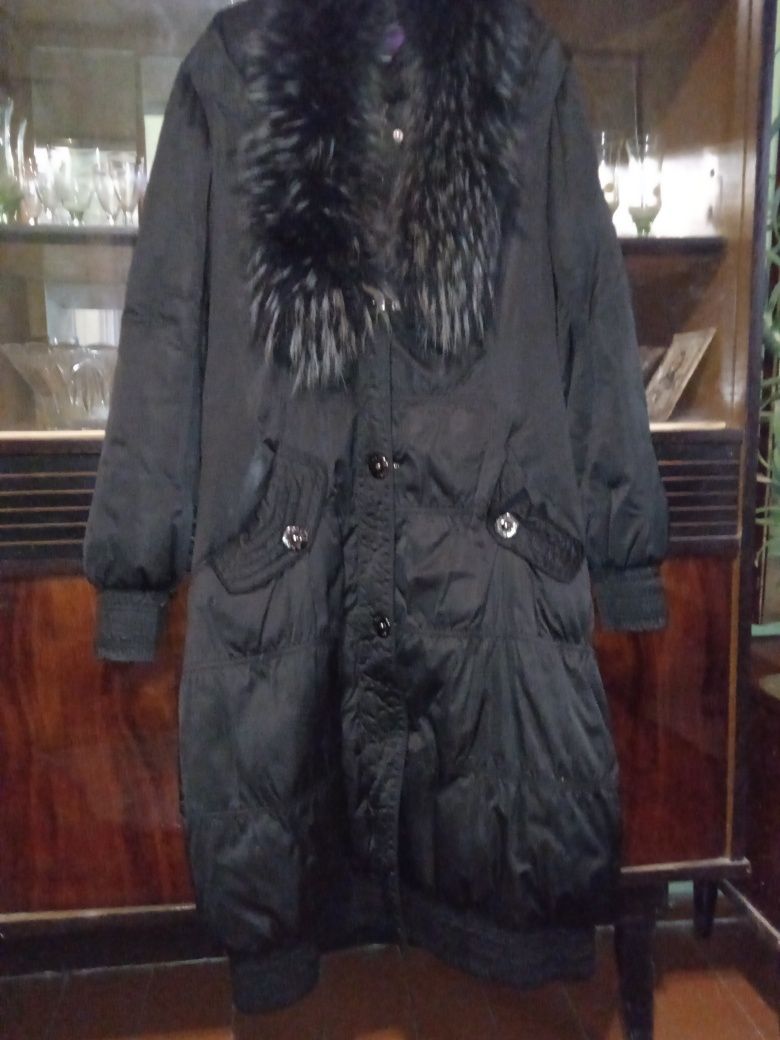 Зимове пальто з натуральним мехом