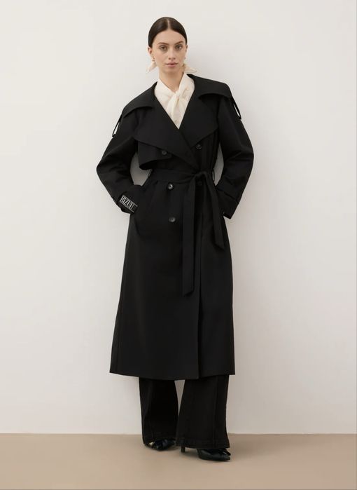 Czarny damski płaszcz oversize z lampasami RACHELLA ROZM. 38