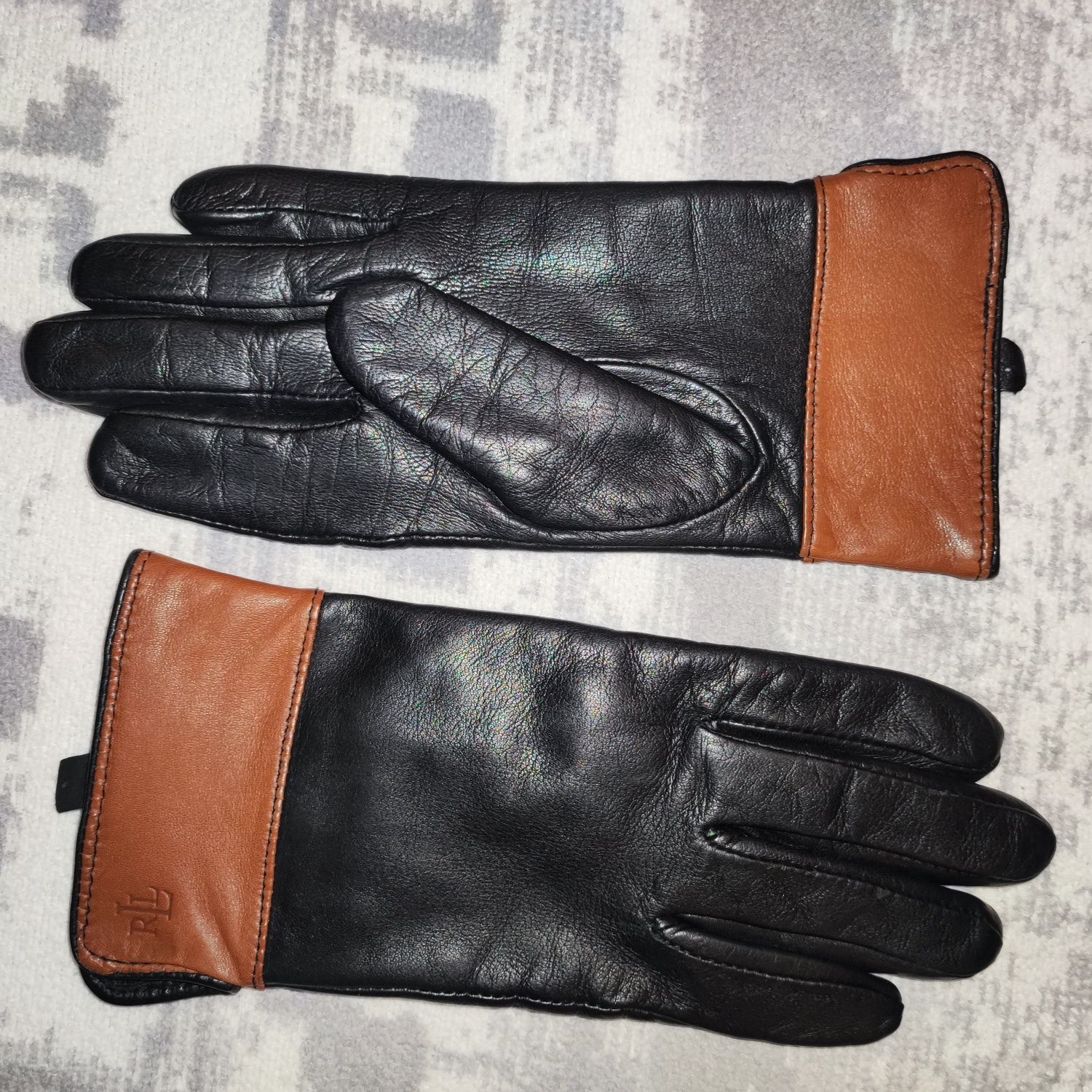 Новые фирменные кожаные перчатки