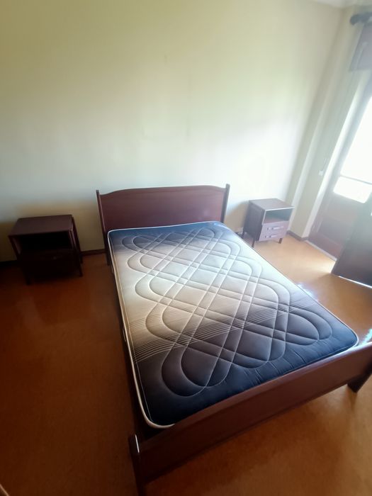 Quarto Completo em Madeira Maciça (com colchão)