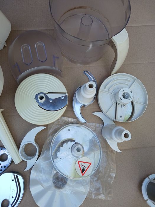 Комплектуючі до кухонного комбайну Philips