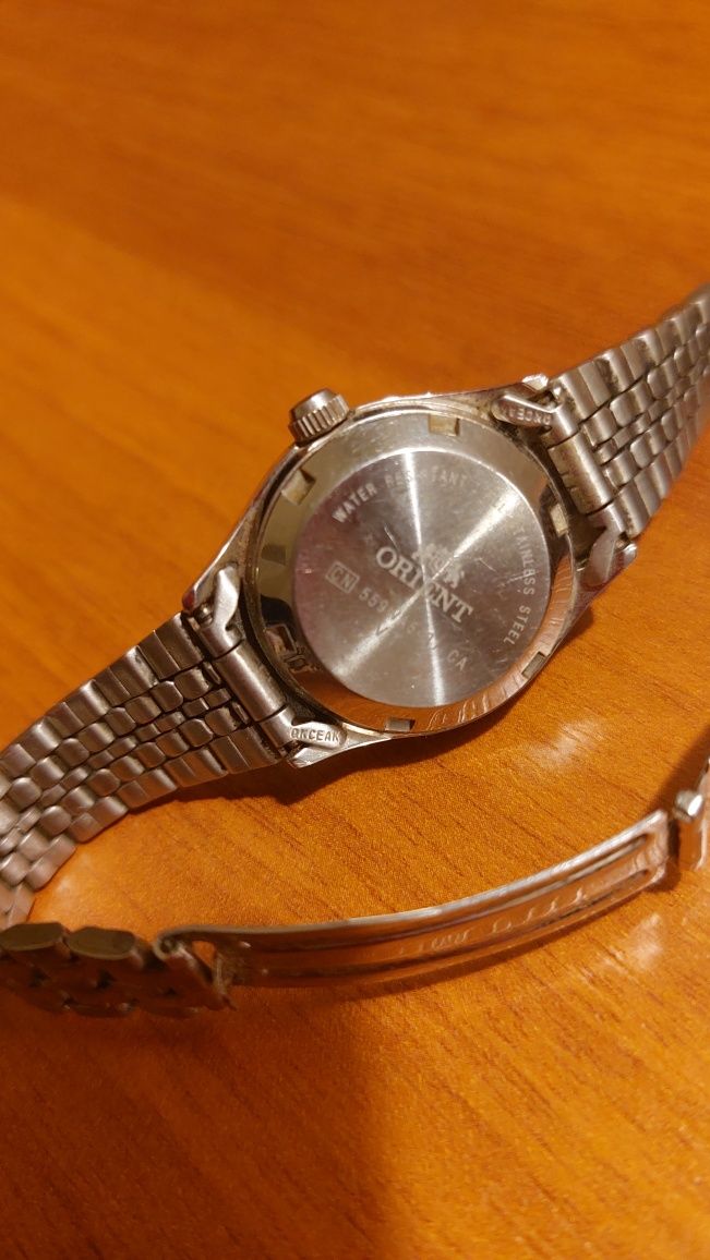 Продам женские часы Orient