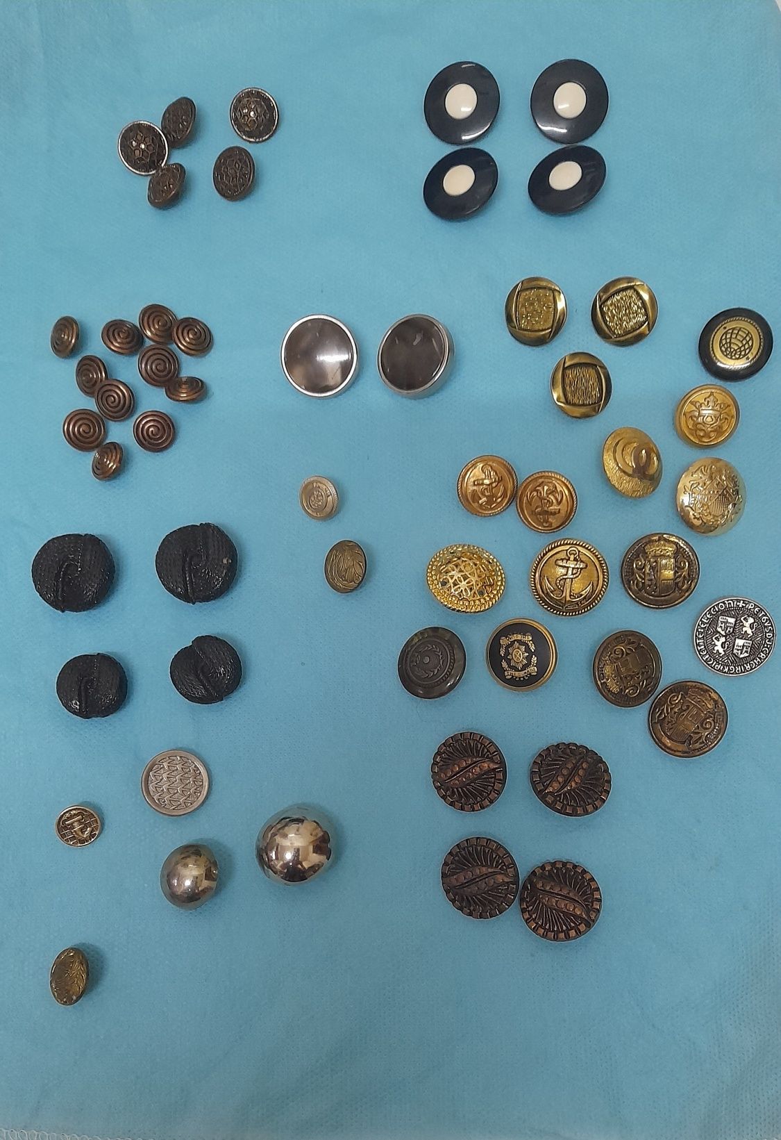 Botões vários com pé / 1€ cada par
