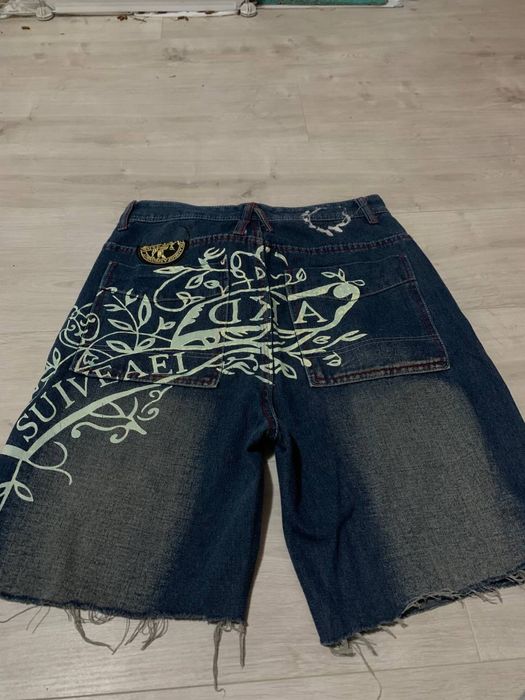 Шорти по типу івісу