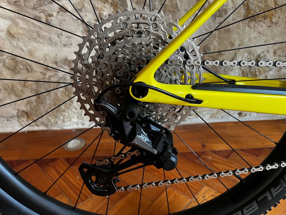 2021 SCOTT Carbon Scale 930 with Carbon Wheels - Size : Medium