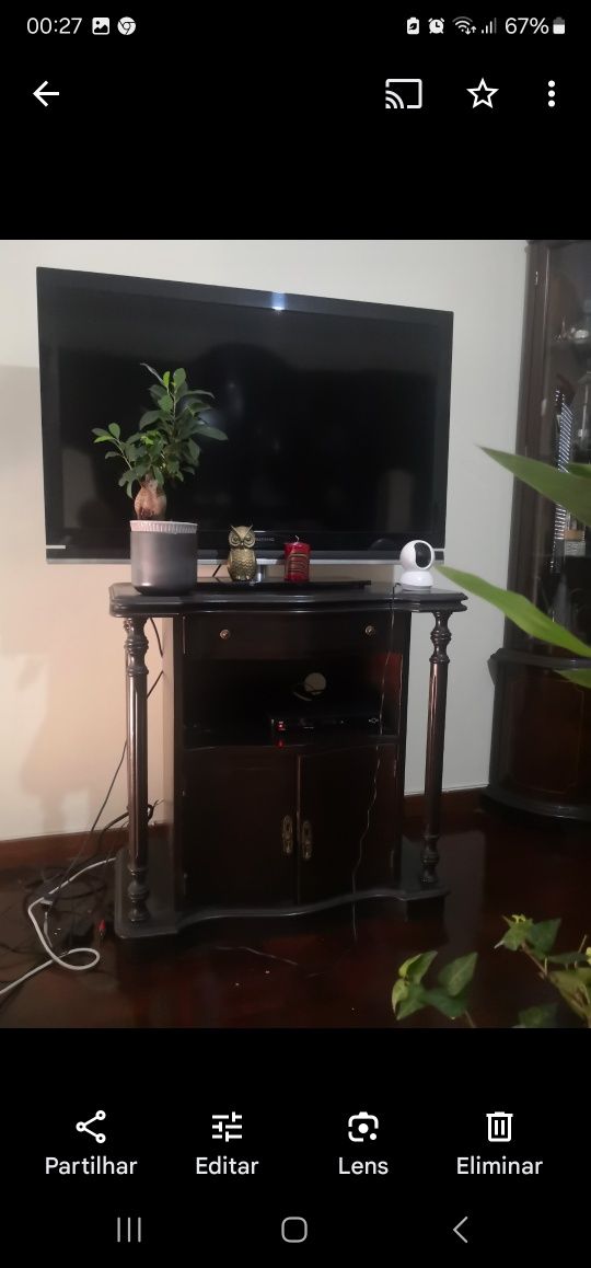 armário de canto e este de televisão
