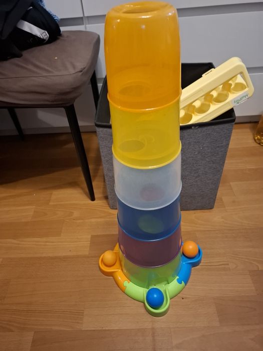 Wieża z piłeczkami  Smily Play 12m+