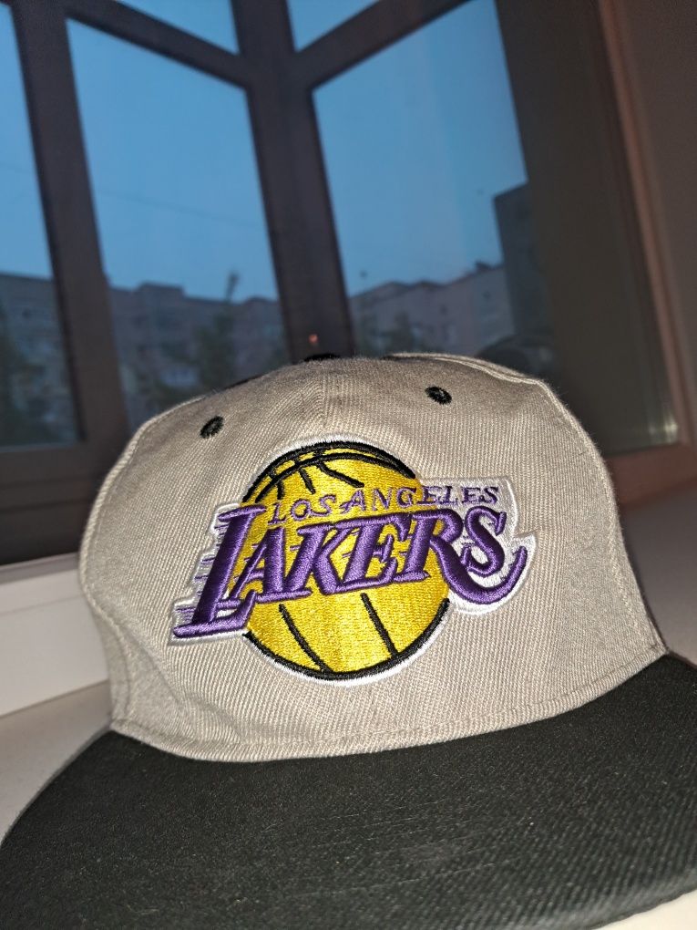 LAKERS      кепка