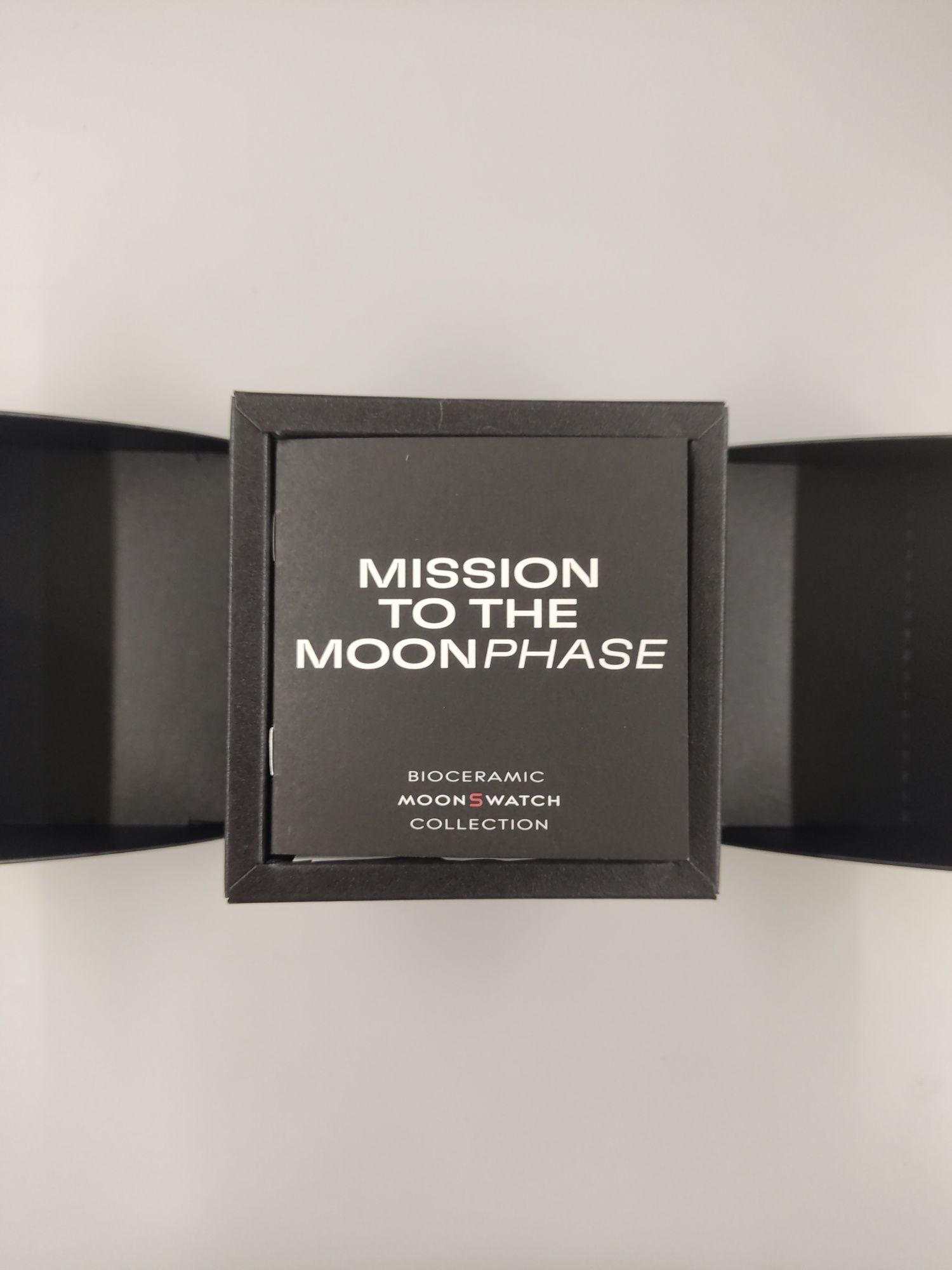 Swatch x Omega moonswatch mission to moonphase Snoopy black