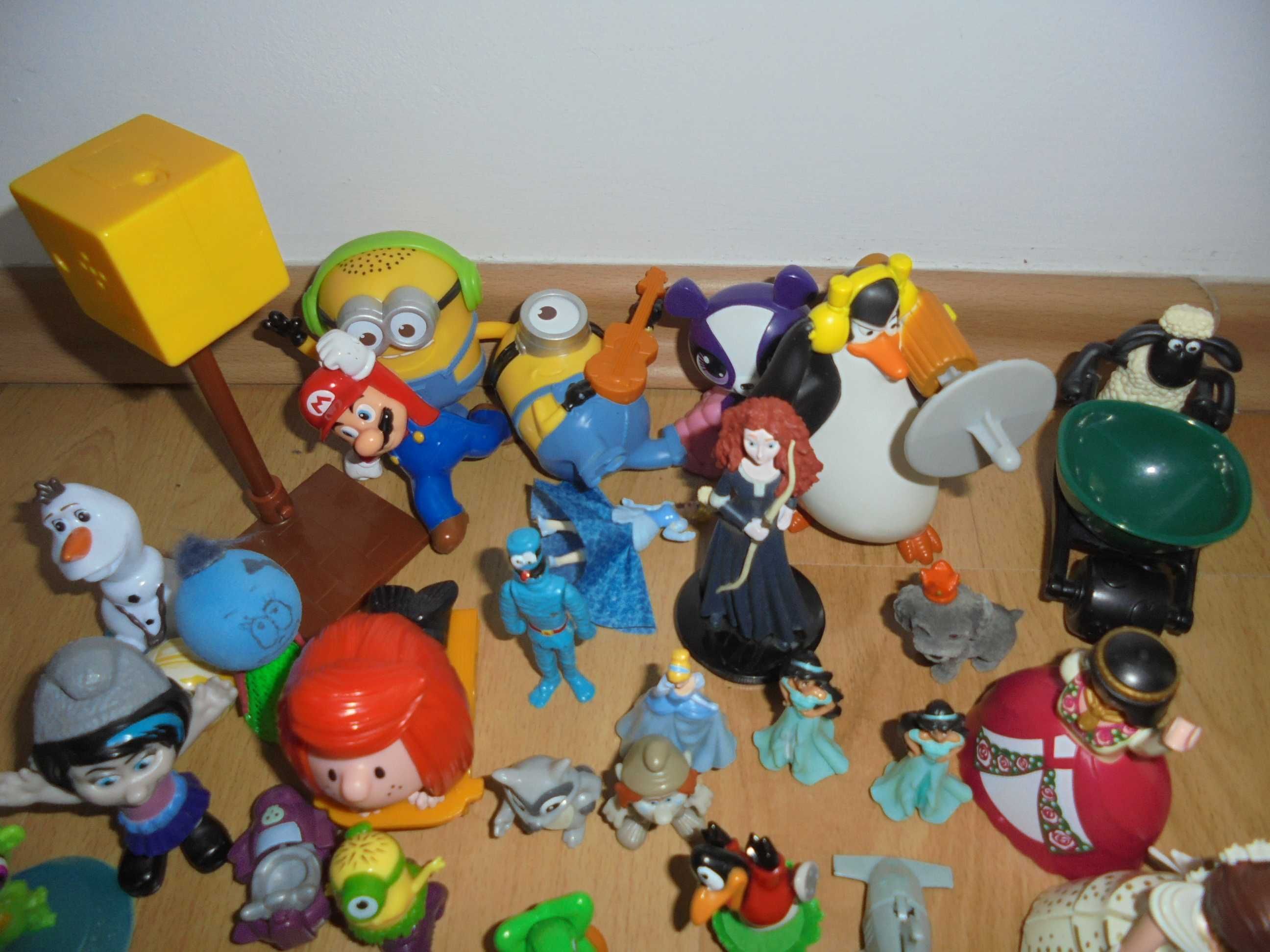 Figurki zabawki Kinder Mc'donald inne - 55 sztuk