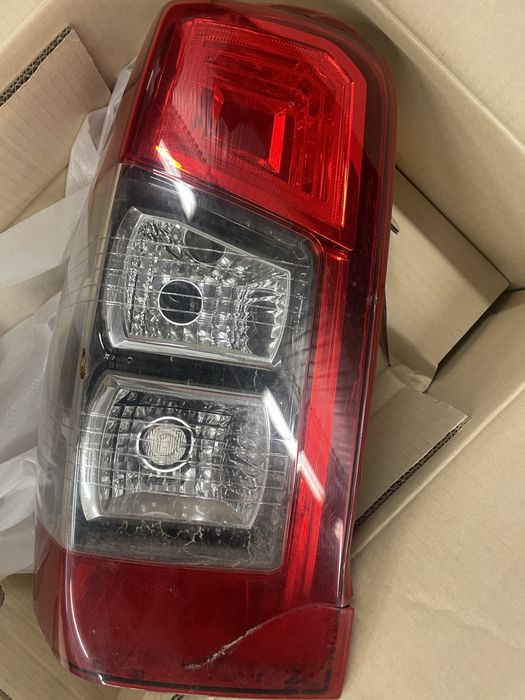 Ліхтар задній лівий L200 8330B211