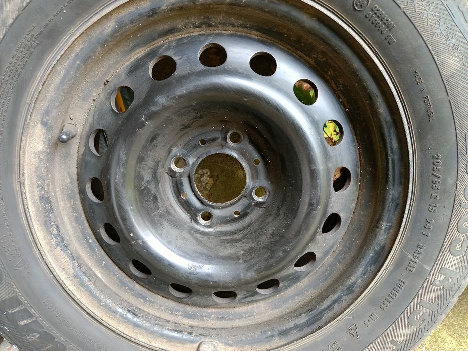 4 felgi stalowe 15"plus opony zimowe 205/65/15