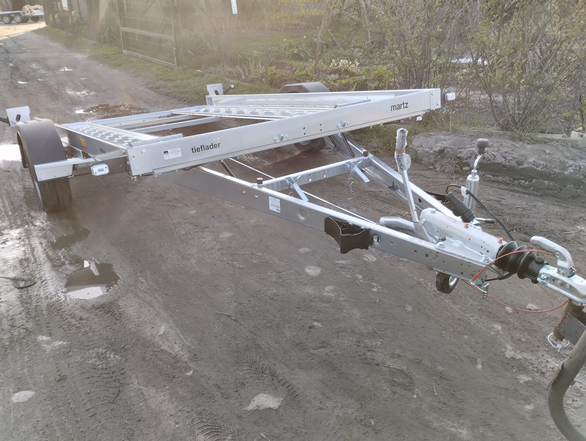 Przyczepa Laweta 353x184 TIEFLADER 350 1,3T UCHYLNA GRAWITACYJNIE