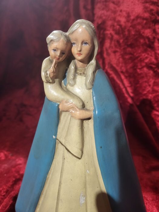 Śliczna figurka Maryja Matka Boska z dzieciątkiem Jezus