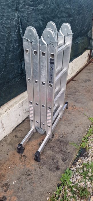 Escada em alumínio seme novo 100€