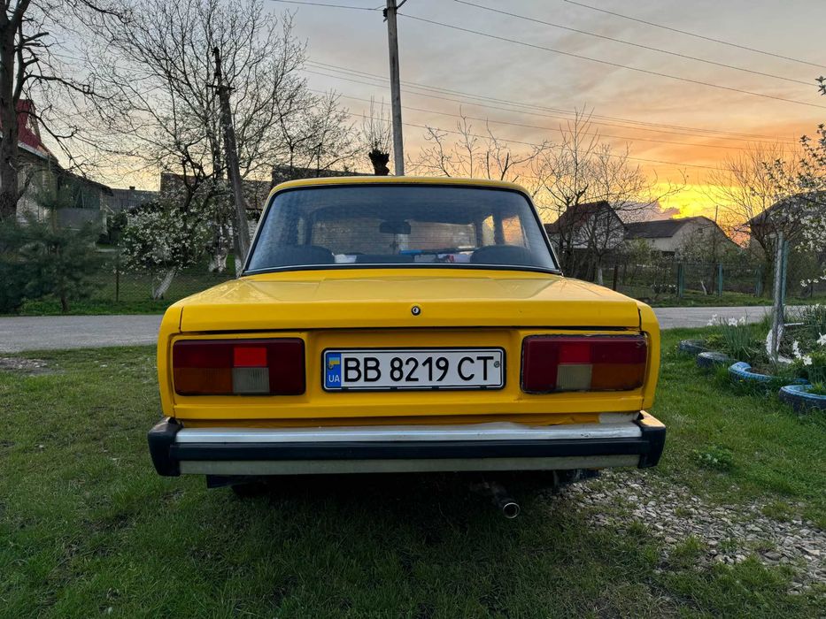 Автомобіль ВАЗ 2105