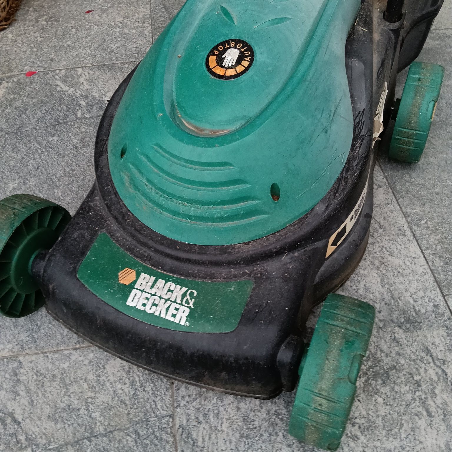 Corta relva Black & Decker