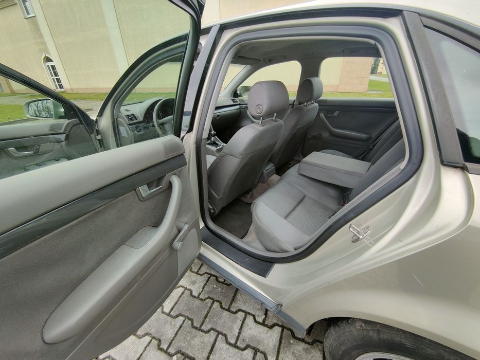 Audi A4 B6 2.0 LPG długie opłaty, zimowe opony