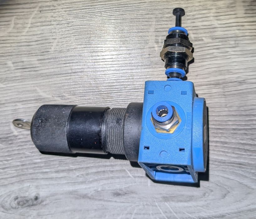 Regulator ciśnienia FESTO LR-1/4-S-B