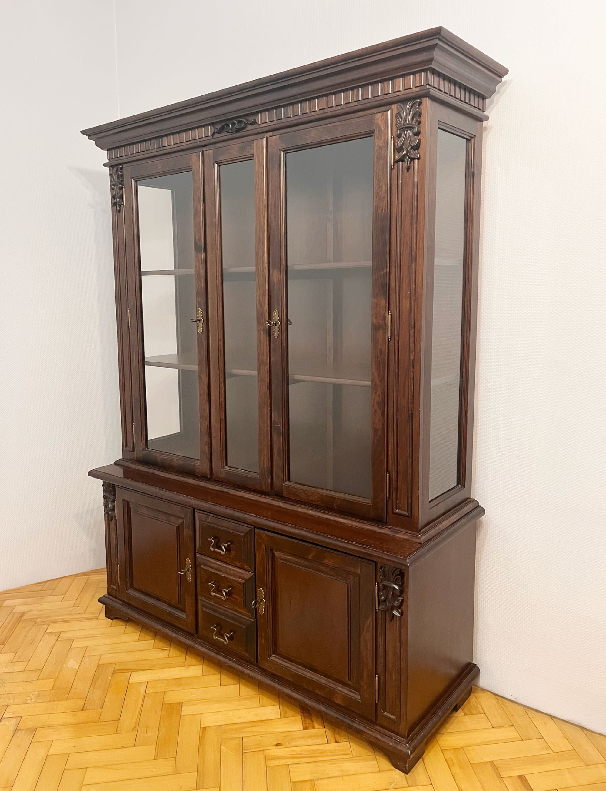 Eleganckie biblioteczki bukowe – unikaty