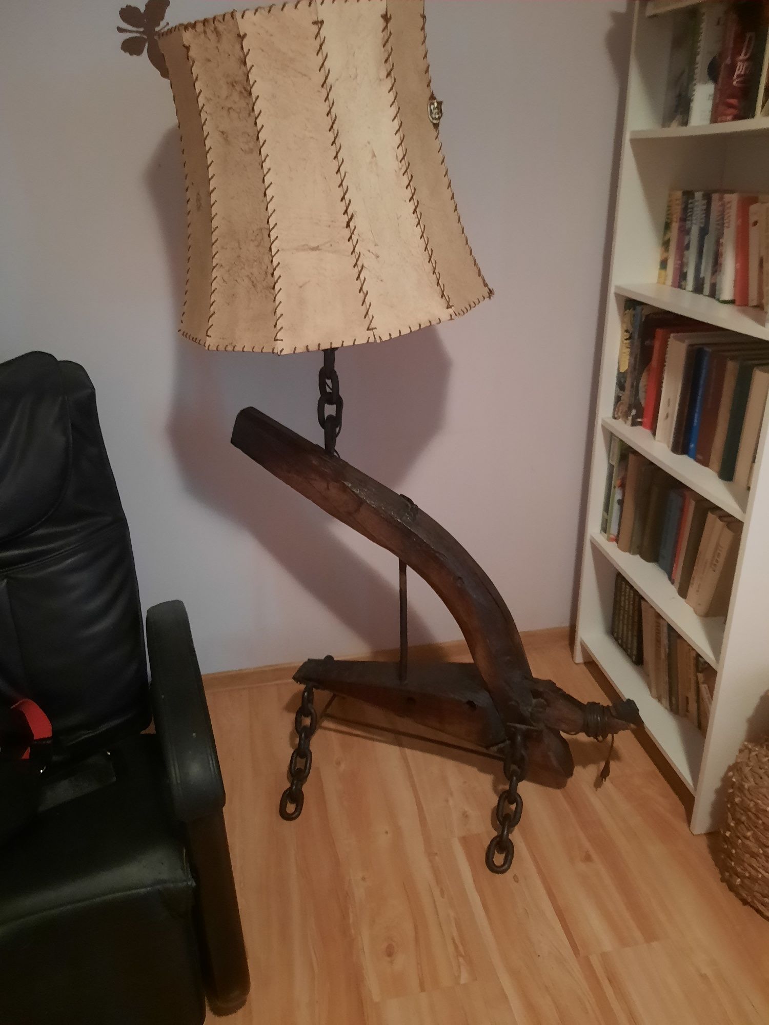 Lampa stojąca lampa