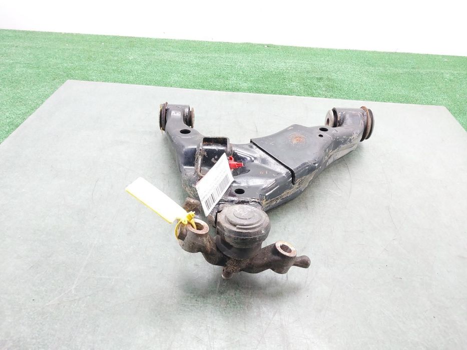 BRAÇO SUSPENSÃO INFERIOR FRENTE ESQUERDO TOYOTA LAND