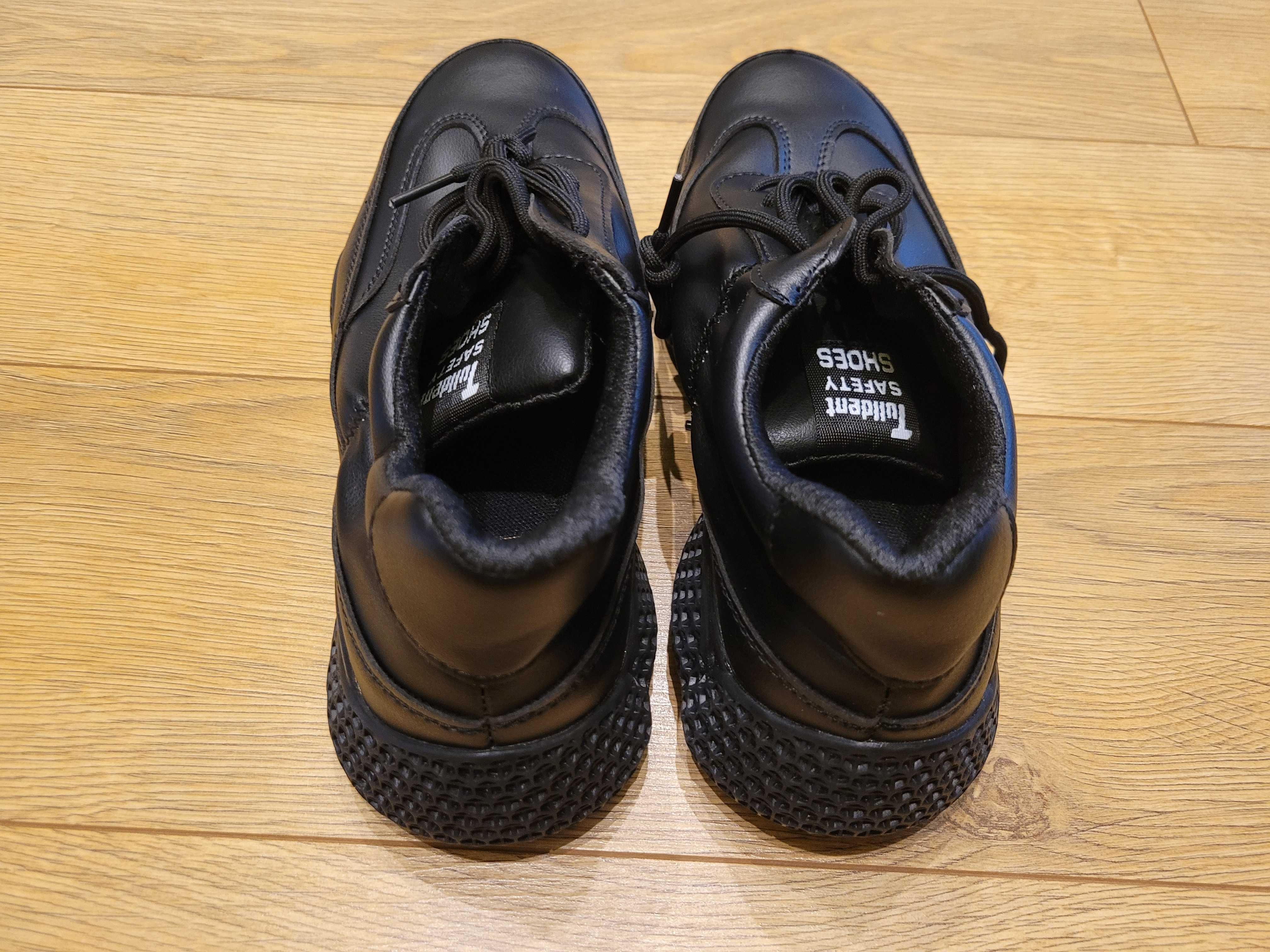Nowe buty ochronne z metalowym noskiem