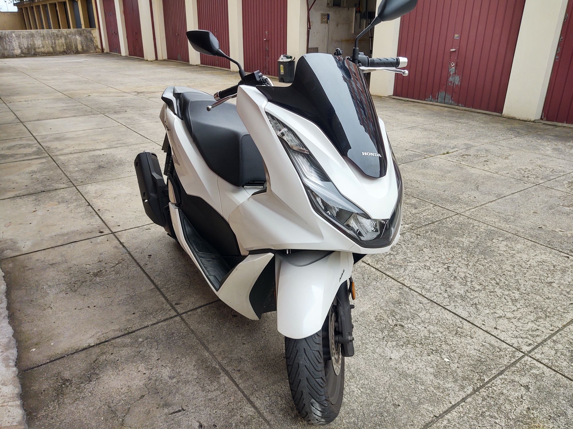 Vendo PCX 125 semi nova 28000 km 2023