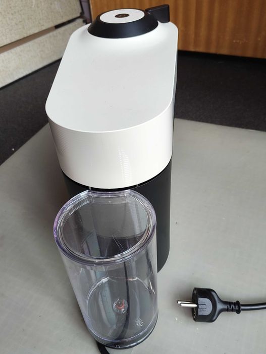 Máquina de café Nespresso Vertuo Pop Coconut White, em óptimo estado!