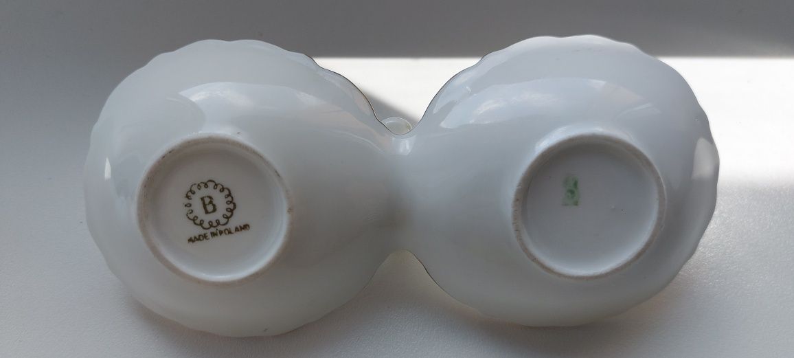Solniczka pieprzniczka porcelana Bogucice czasy PRL-U goździki stary