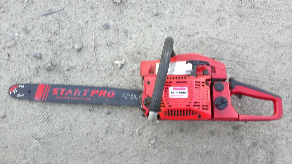 Продам бензопилу