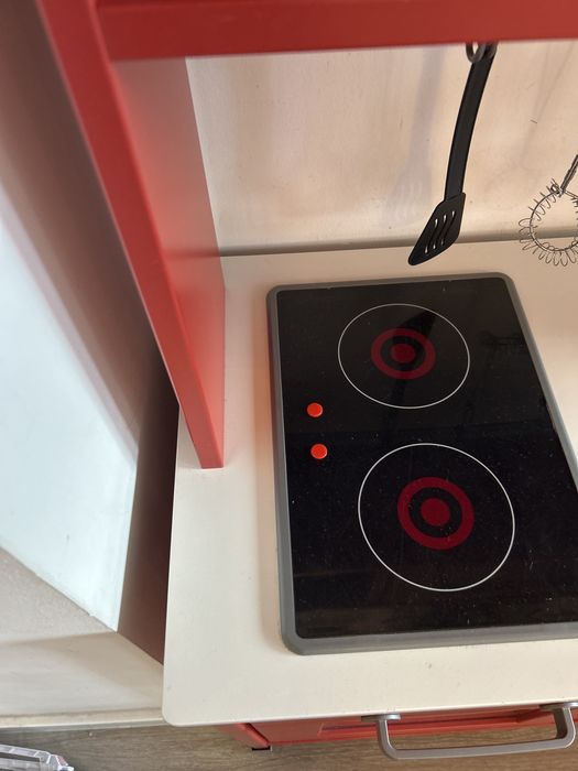 Cozinha criança ikea vermelha