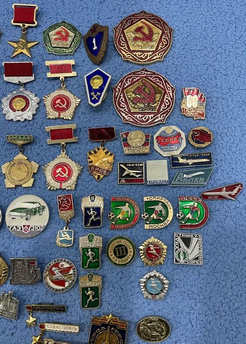 Значки знаки ссср разные смотрите фото . Не пропаганда!