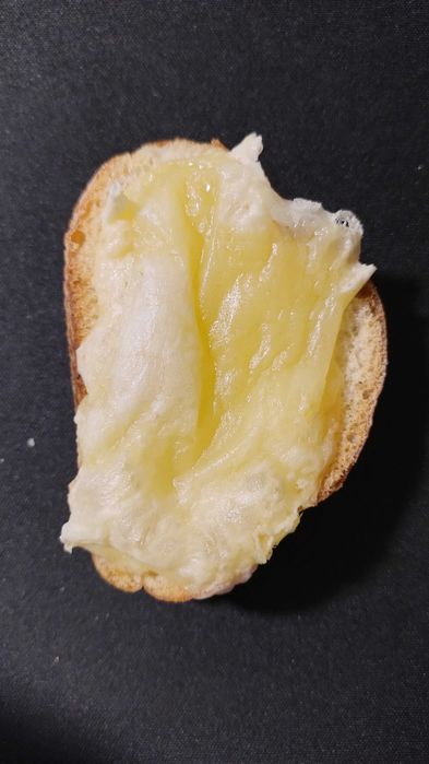Suchy tost z suchym serem