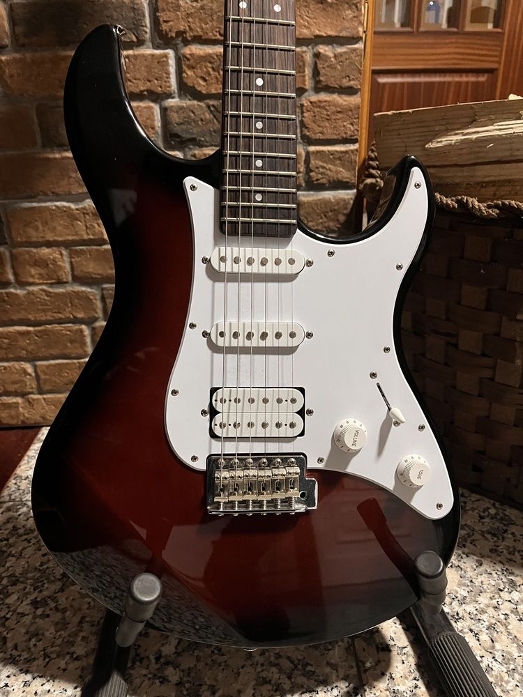 Yamaha Pacifica 112 J HSS