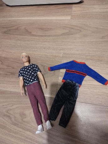 Ken Barbie z zestawem ubrań