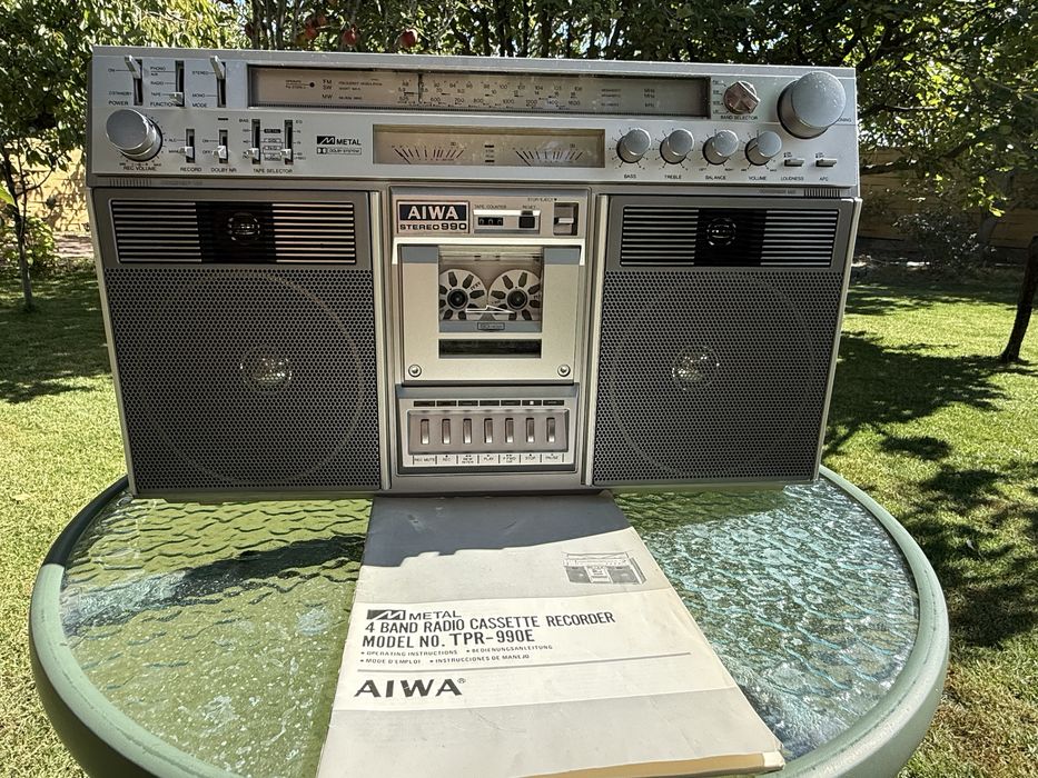 Продам магнитолу AIWA 990