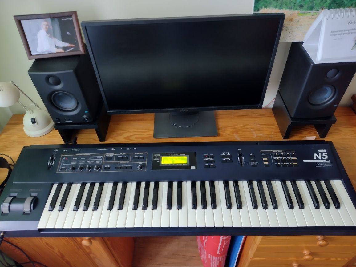 świetny syntezator Korg N5