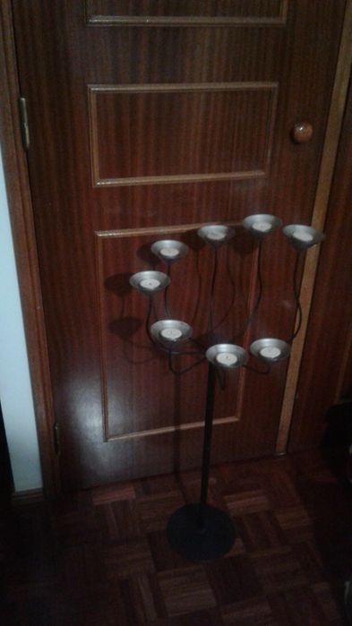 Castiçal para 8 velas.