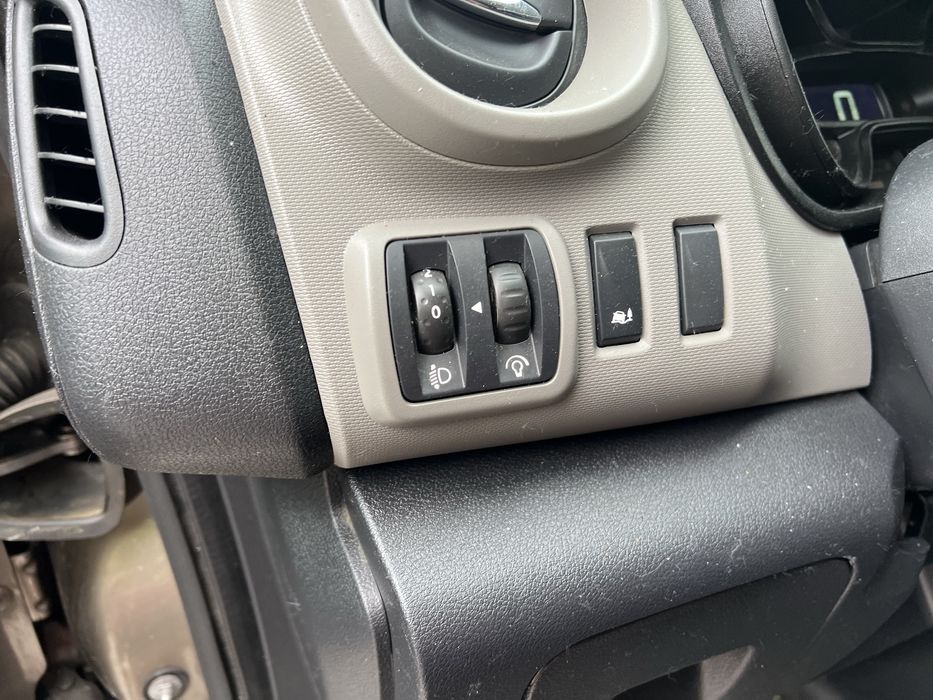 Рено трафик 1.6 140 кв 2015