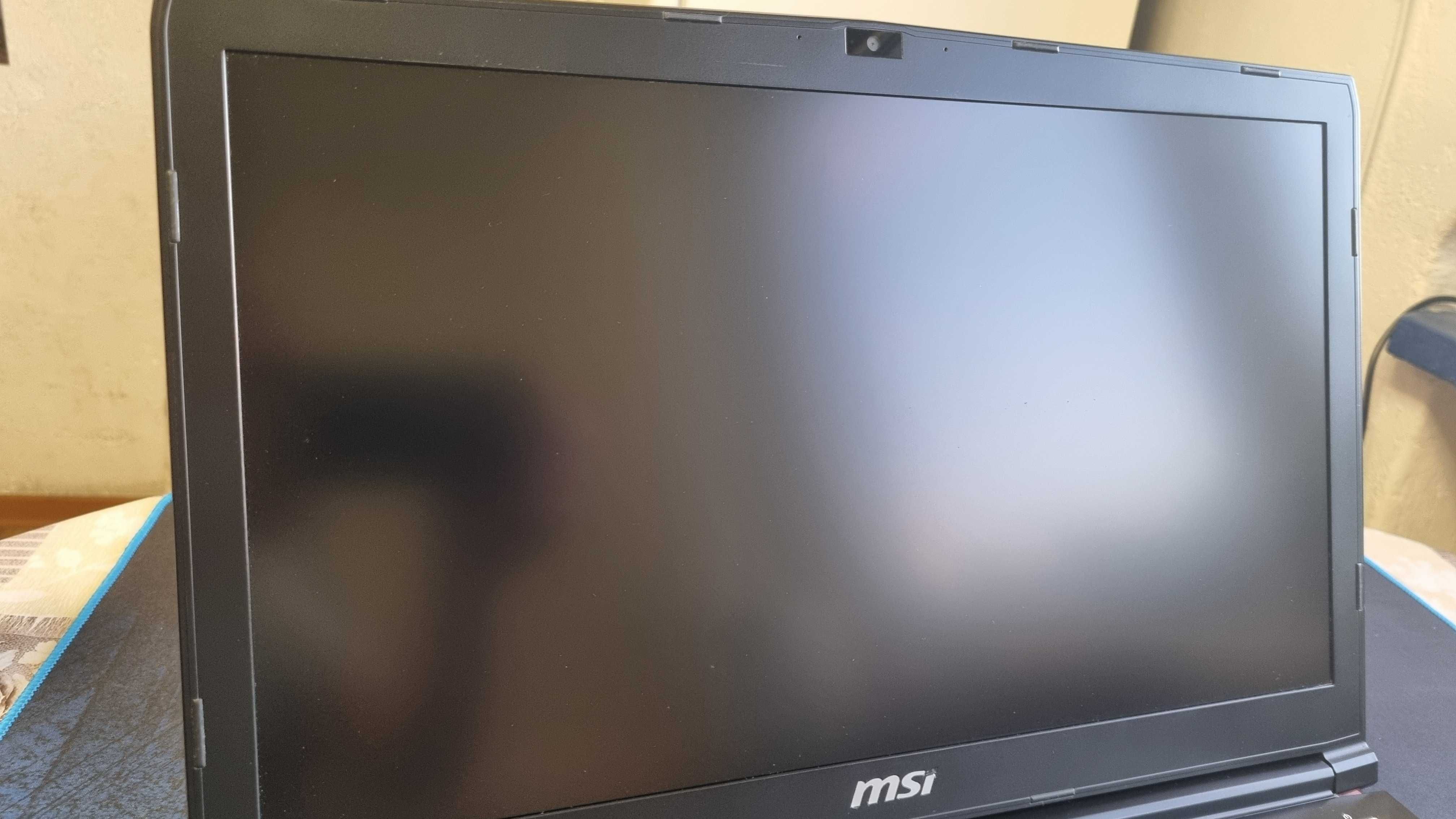 Mocny laptop MSI GE72MVR 7RG Apache Pro GTX 1070 i7 16GB 17.3"