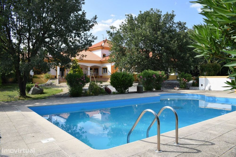 Moradia V5 c/ Piscina e Terreno - entre a Covilhã e Fundão