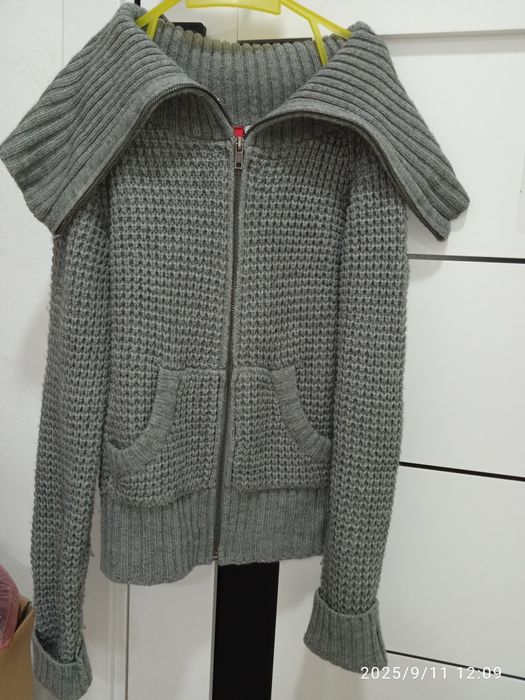Кофта светр на блискавці сіра