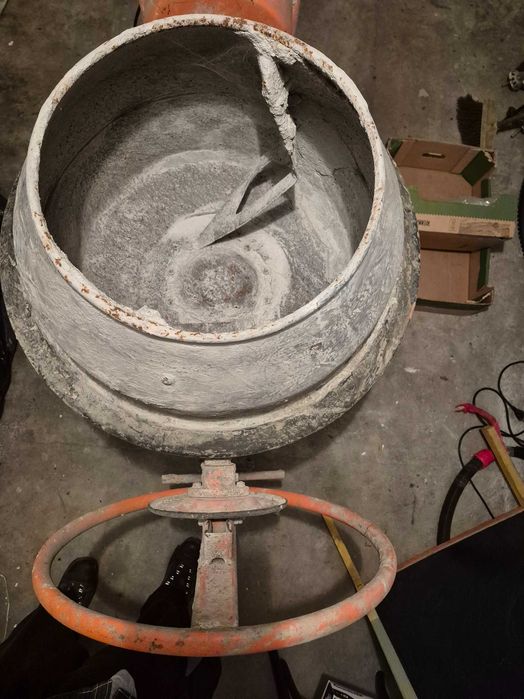 Betoniarka 230V używana