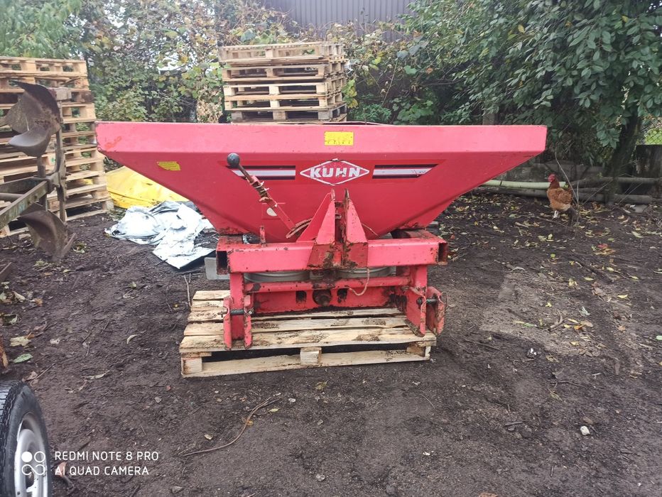 Rozsiewacz Kuhn Rauch Zsb 900