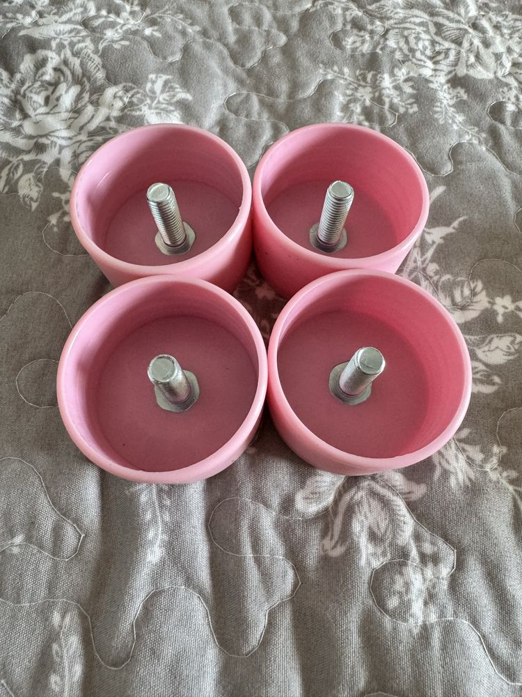 Zielone osłonki na nogi do IKEA Stuva