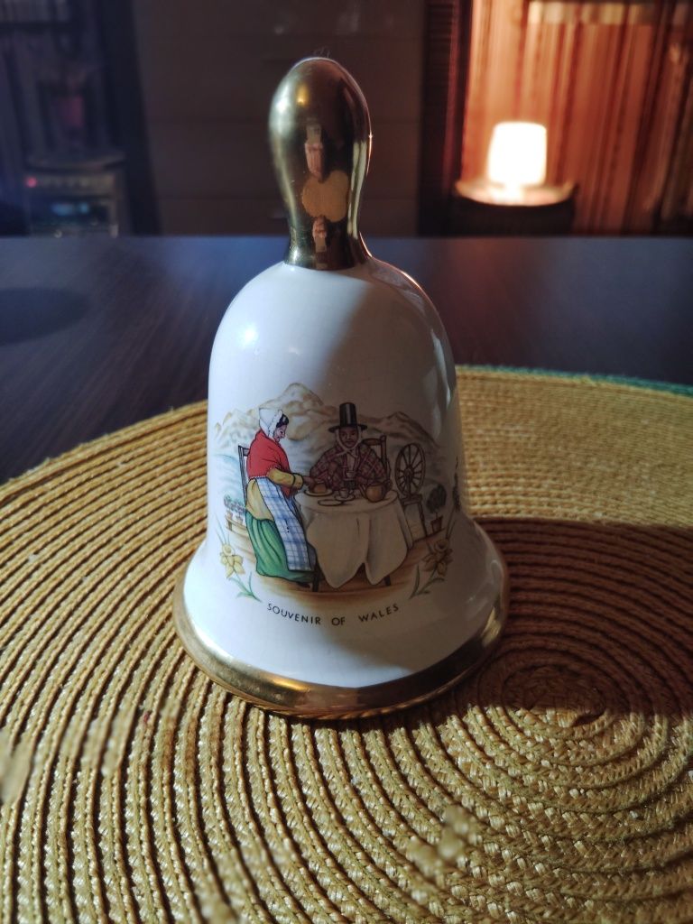 Dzwonek kolekcjonerski porcelana