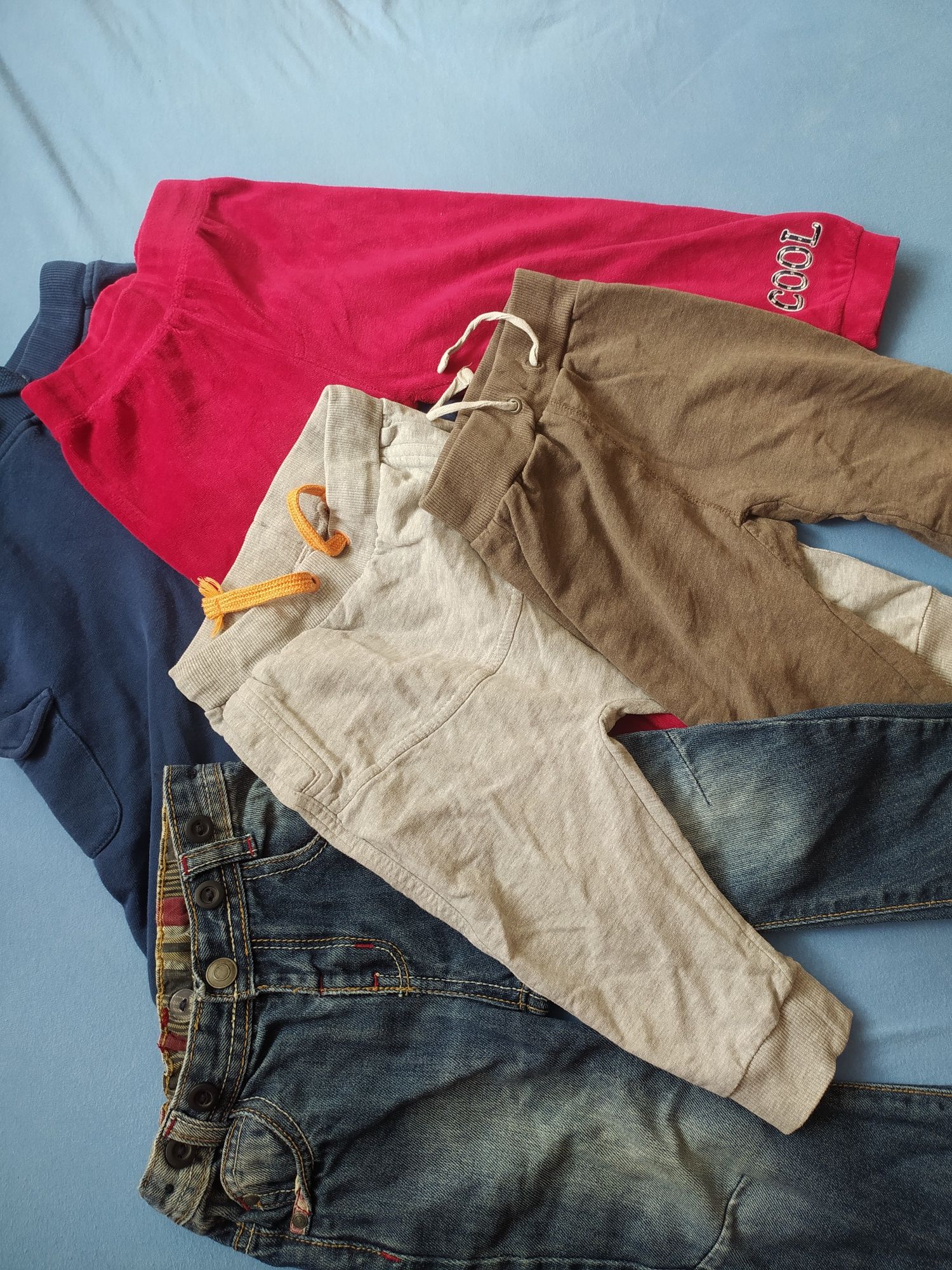 Zestaw paka dla chłopaka 80-86 spodnie bluza koszulka body 34