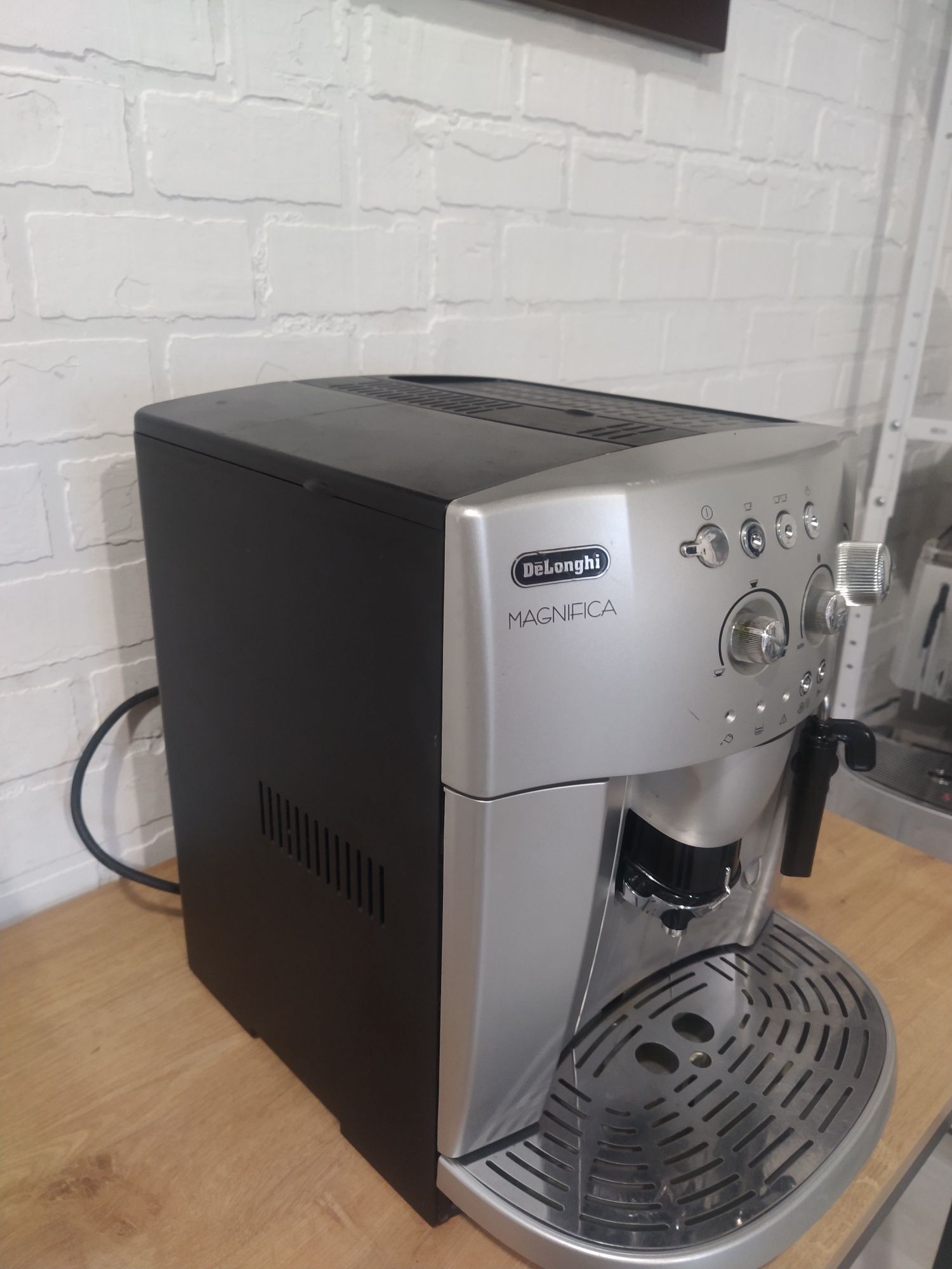 Кофемашина Delonghi magnifica 4000, гарантия, после ТО