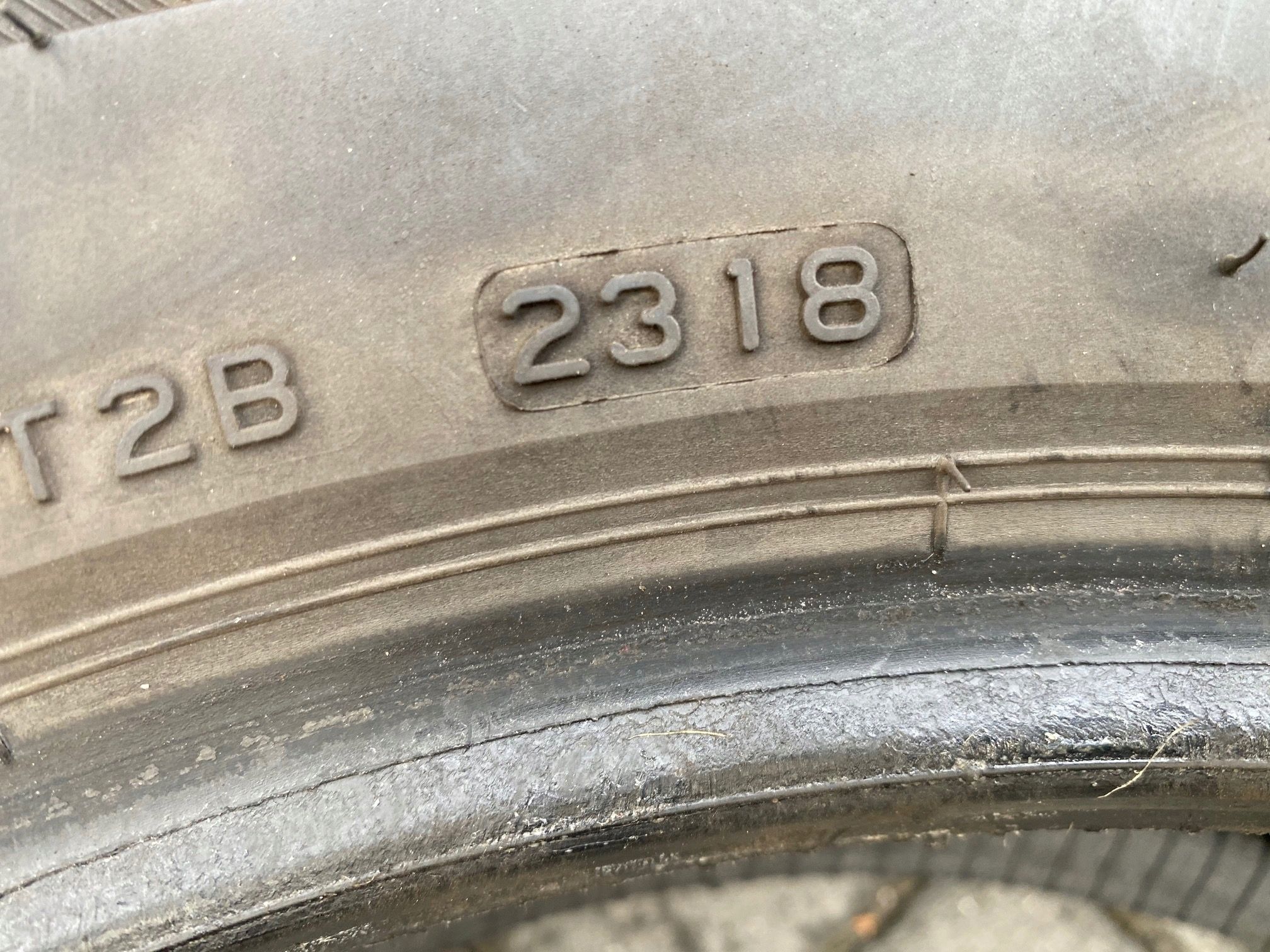 Opony Bridgestone Blizzak L001 - 215/65/17